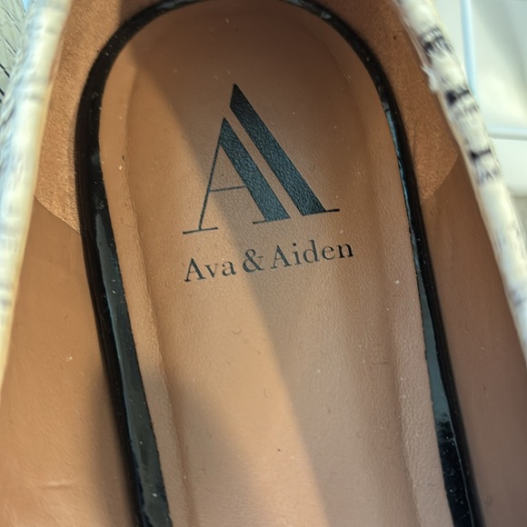 Ava and Aiden  Women's Textured Cream and Black Bow Flats Size 11 - Picture 2 of 6